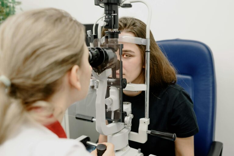 The Differences Between an Optometrist and an Ophthalmologist You Need to Know