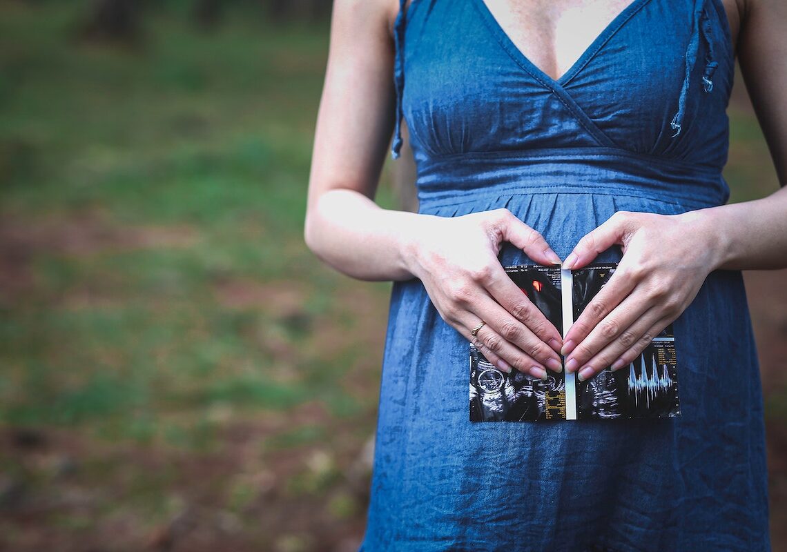 Choosing the Right Surrogacy Agency