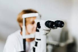 How Ophthalmologists Diagnose and Monitor Eye Conditions